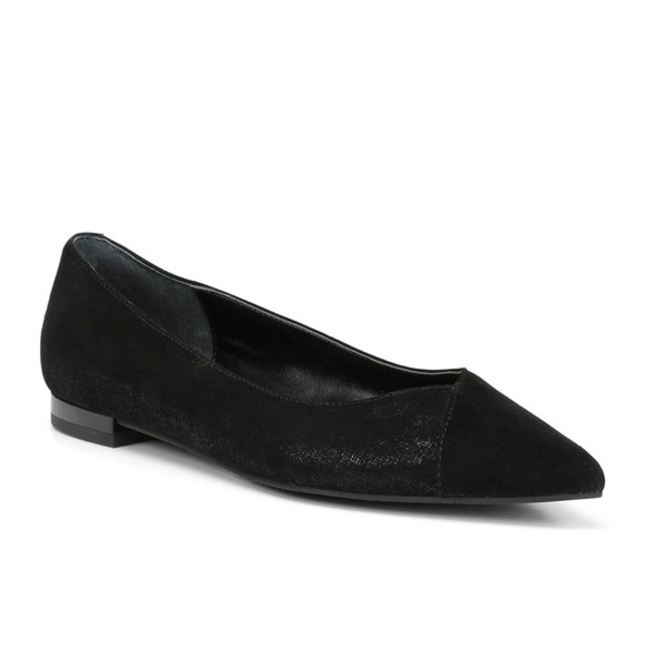[Donald Pliner] Classic Black Flats